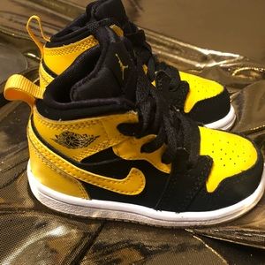 Black and Yellow Jordan retro 1